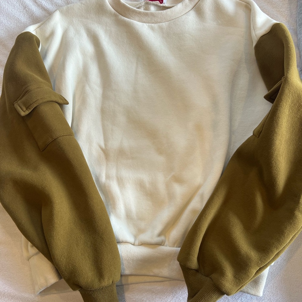 Cream and Brown Sweatshirt with Pocket Sleeves